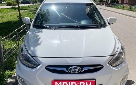 Hyundai Solaris II рестайлинг, 2013 год, 780 000 рублей, 1 фотография