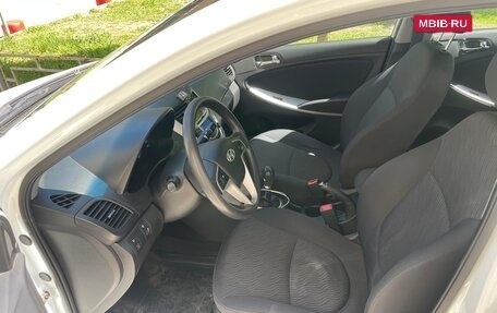 Hyundai Solaris II рестайлинг, 2013 год, 780 000 рублей, 6 фотография