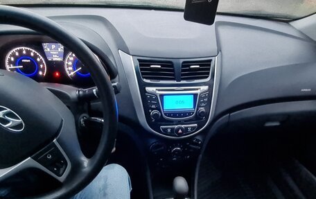 Hyundai Solaris II рестайлинг, 2014 год, 1 050 000 рублей, 10 фотография
