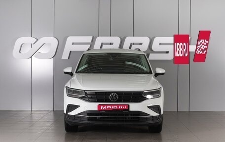 Volkswagen Tiguan II, 2021 год, 2 499 000 рублей, 3 фотография