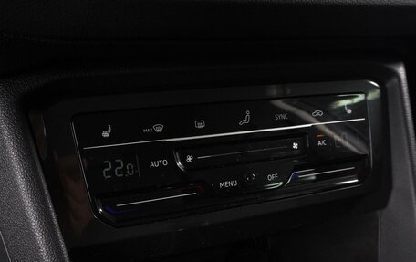 Volkswagen Tiguan II, 2021 год, 2 499 000 рублей, 14 фотография