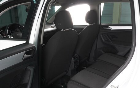 Volkswagen Tiguan II, 2021 год, 2 499 000 рублей, 11 фотография