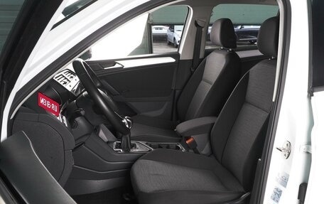 Volkswagen Tiguan II, 2021 год, 2 499 000 рублей, 10 фотография
