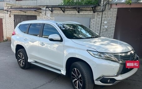 Mitsubishi Pajero Sport III рестайлинг, 2016 год, 3 100 000 рублей, 9 фотография