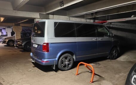 Volkswagen Multivan T6 рестайлинг, 2019 год, 4 500 000 рублей, 6 фотография