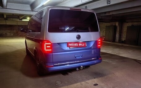 Volkswagen Multivan T6 рестайлинг, 2019 год, 4 500 000 рублей, 5 фотография
