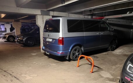 Volkswagen Multivan T6 рестайлинг, 2019 год, 4 500 000 рублей, 14 фотография