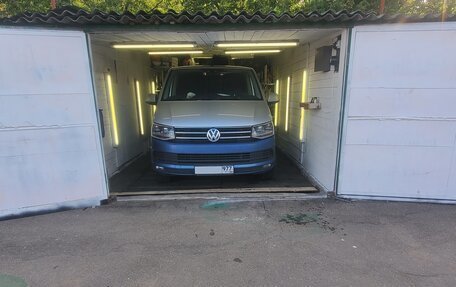 Volkswagen Multivan T6 рестайлинг, 2019 год, 4 500 000 рублей, 10 фотография