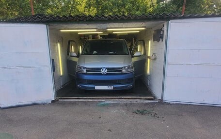 Volkswagen Multivan T6 рестайлинг, 2019 год, 4 500 000 рублей, 16 фотография