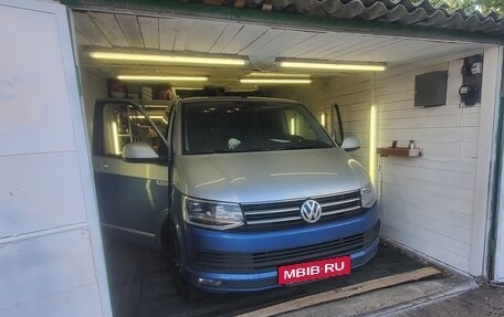 Volkswagen Multivan T6 рестайлинг, 2019 год, 4 500 000 рублей, 9 фотография