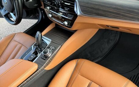 BMW 5 серия, 2018 год, 3 300 000 рублей, 14 фотография