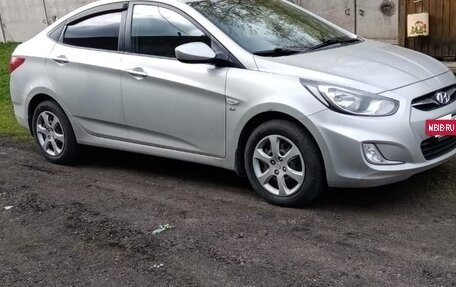 Hyundai Solaris II рестайлинг, 2013 год, 850 000 рублей, 4 фотография