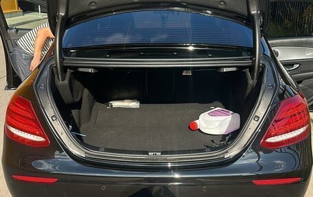 Mercedes-Benz E-Класс, 2020 год, 2 600 000 рублей, 17 фотография