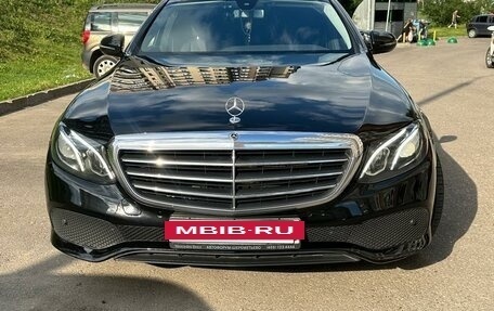 Mercedes-Benz E-Класс, 2020 год, 2 600 000 рублей, 10 фотография