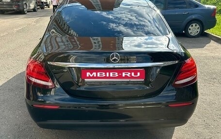 Mercedes-Benz E-Класс, 2020 год, 2 600 000 рублей, 16 фотография
