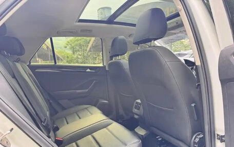 Volkswagen T-Roc I, 2021 год, 1 385 000 рублей, 8 фотография