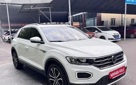 Volkswagen T-Roc I, 2021 год, 1 385 000 рублей, 3 фотография