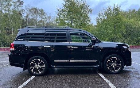 Toyota Land Cruiser 200, 2021 год, 7 990 000 рублей, 3 фотография