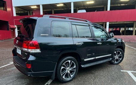 Toyota Land Cruiser 200, 2021 год, 7 990 000 рублей, 6 фотография