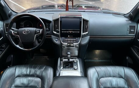 Toyota Land Cruiser 200, 2021 год, 7 990 000 рублей, 8 фотография