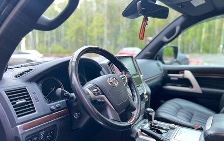 Toyota Land Cruiser 200, 2021 год, 7 990 000 рублей, 10 фотография