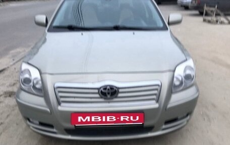 Toyota Avensis III рестайлинг, 2004 год, 819 000 рублей, 3 фотография