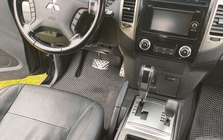 Mitsubishi Pajero IV, 2017 год, 3 700 000 рублей, 2 фотография