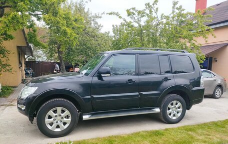 Mitsubishi Pajero IV, 2017 год, 3 700 000 рублей, 11 фотография