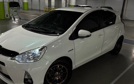 Toyota Aqua I, 2012 год, 900 000 рублей, 3 фотография