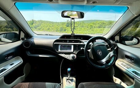 Toyota Aqua I, 2012 год, 900 000 рублей, 12 фотография