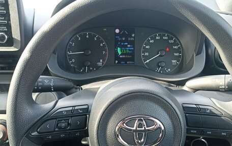 Toyota Yaris, 2020 год, 1 300 000 рублей, 3 фотография