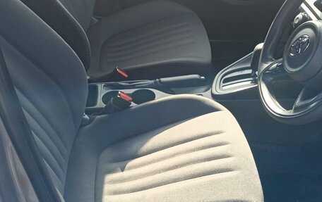 Toyota Yaris, 2020 год, 1 300 000 рублей, 5 фотография