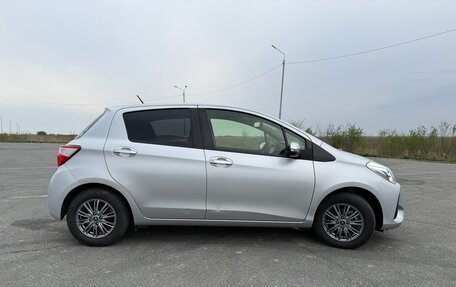 Toyota Vitz, 2019 год, 900 000 рублей, 3 фотография
