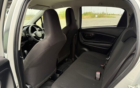 Toyota Vitz, 2019 год, 900 000 рублей, 7 фотография