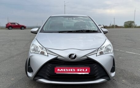 Toyota Vitz, 2019 год, 900 000 рублей, 2 фотография