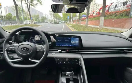 Hyundai Elantra, 2022 год, 1 170 000 рублей, 5 фотография