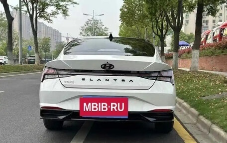 Hyundai Elantra, 2022 год, 1 170 000 рублей, 8 фотография