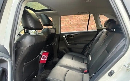 Toyota RAV4, 2020 год, 2 050 000 рублей, 4 фотография