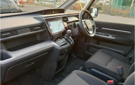 Honda Stepwgn IV, 2021 год, 1 800 888 рублей, 10 фотография