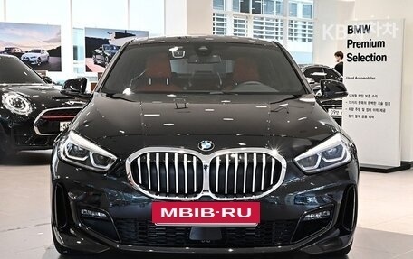BMW 1 серия, 2022 год, 2 238 011 рублей, 2 фотография