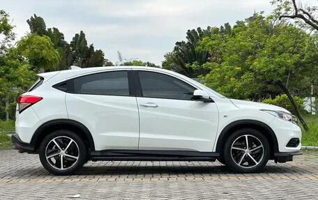 Honda Vezel, 2021 год, 1 420 000 рублей, 4 фотография
