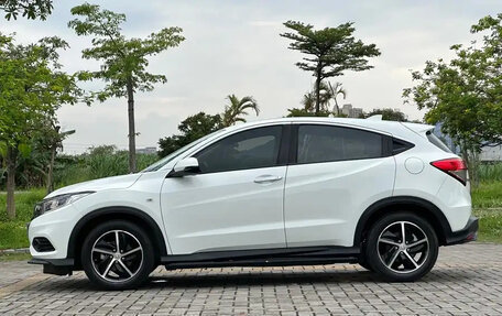 Honda Vezel, 2021 год, 1 420 000 рублей, 5 фотография