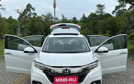 Honda Vezel, 2021 год, 1 420 000 рублей, 9 фотография
