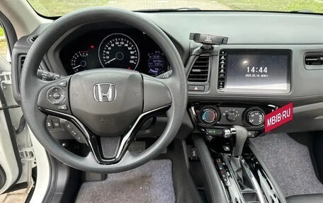 Honda Vezel, 2021 год, 1 420 000 рублей, 13 фотография