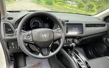 Honda Vezel, 2021 год, 1 420 000 рублей, 15 фотография