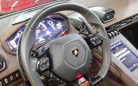 Lamborghini Huracán, 2022 год, 23 808 000 рублей, 5 фотография