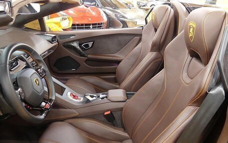 Lamborghini Huracán, 2022 год, 23 808 000 рублей, 6 фотография