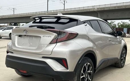 Toyota C-HR I рестайлинг, 2021 год, 2 030 000 рублей, 7 фотография