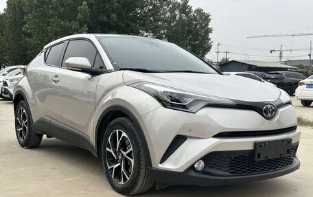 Toyota C-HR I рестайлинг, 2021 год, 2 030 000 рублей, 8 фотография