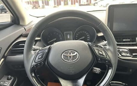 Toyota C-HR I рестайлинг, 2021 год, 2 030 000 рублей, 5 фотография